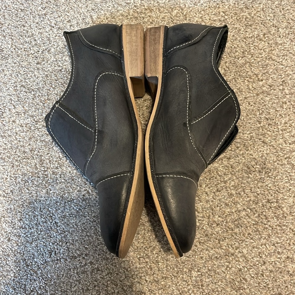 3/$15 Naughty Monkey SlipKnot Oxford shoes - Picture 3 of 8